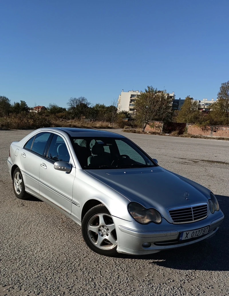 Mercedes-Benz C 220 Avangarde, снимка 5 - Автомобили и джипове - 52046416