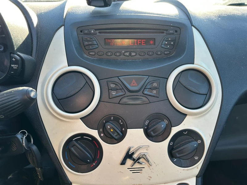 Ford Ka 1.25i 70к.с.* КЛИМАТИК* , снимка 9 - Автомобили и джипове - 52967751