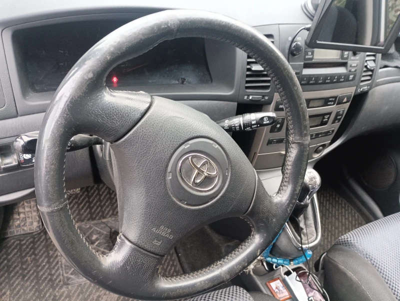 Toyota Corolla verso, снимка 3 - Автомобили и джипове - 53100921