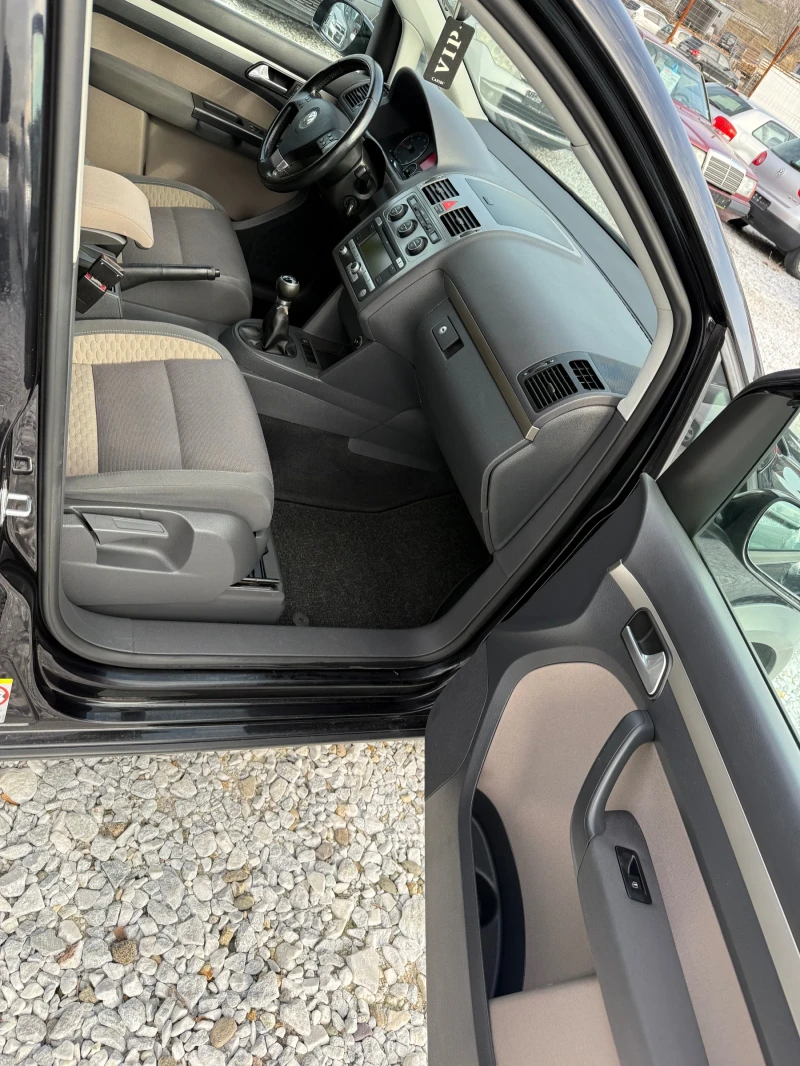 VW Touran Cross1.4 140кс, снимка 9 - Автомобили и джипове - 53342038