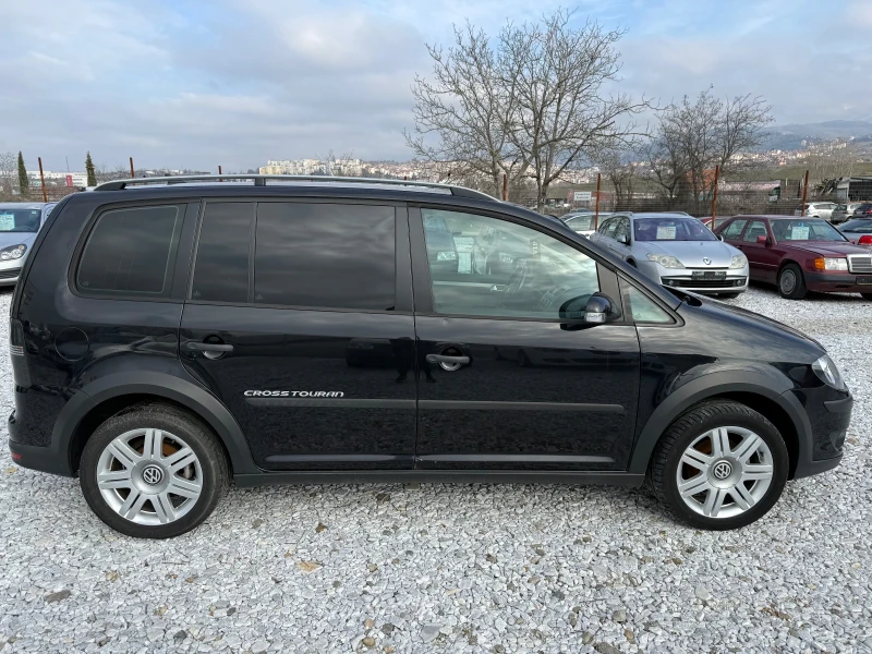 VW Touran Cross1.4 140кс, снимка 4 - Автомобили и джипове - 53342038