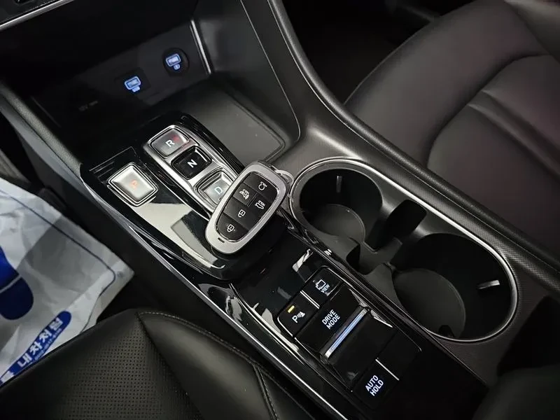 Hyundai Sonata 2.0 Premium, снимка 8 - Автомобили и джипове - 56130688