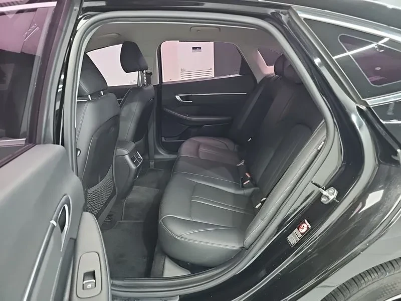 Hyundai Sonata 2.0 Premium, снимка 12 - Автомобили и джипове - 56130688