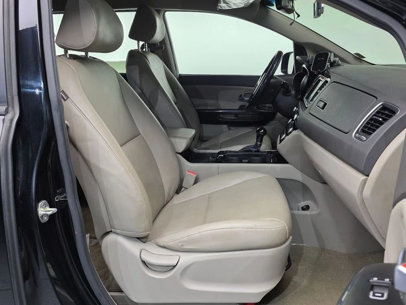 Kia Carnival 11-seater Prestige| 197к.с., снимка 11 - Автомобили и джипове - 56165017