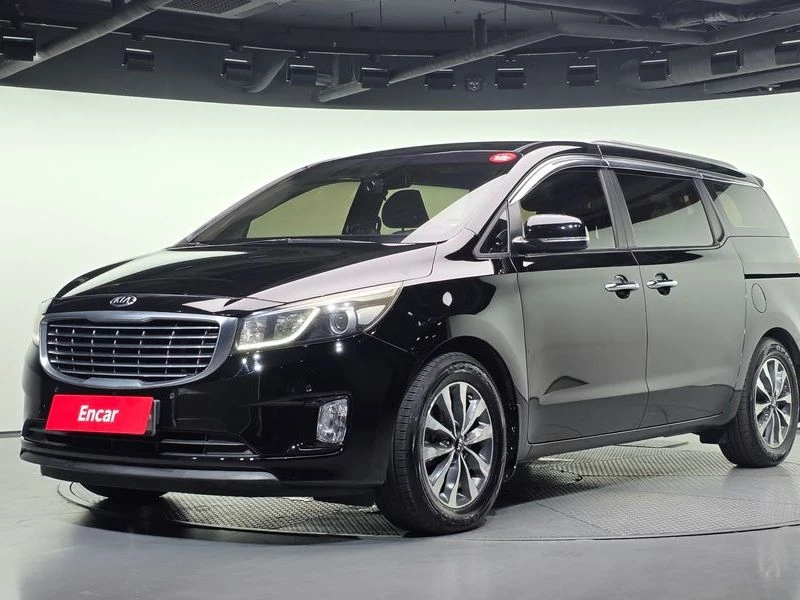 Kia Carnival 11-seater Prestige| 197к.с.