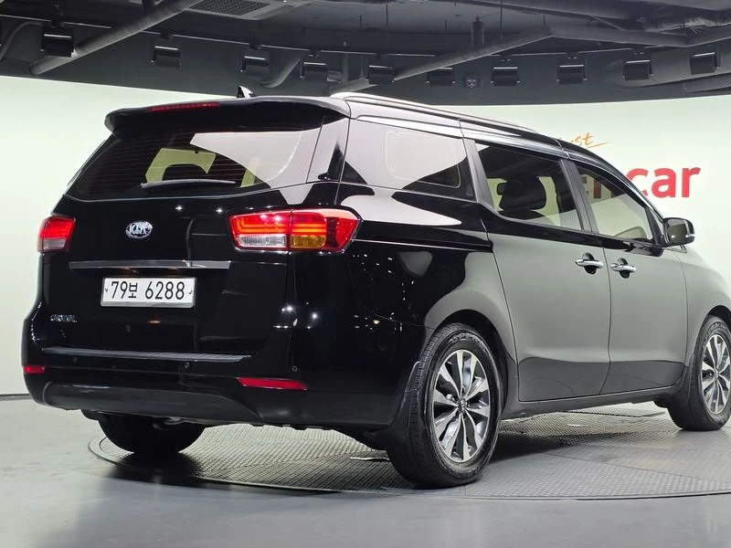 Kia Carnival 11-seater Prestige| 197к.с., снимка 2 - Автомобили и джипове - 56165017