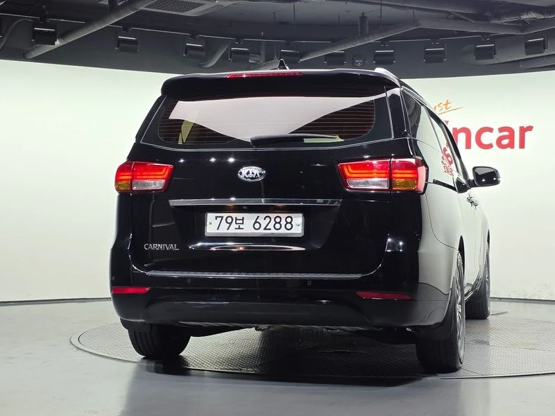 Kia Carnival 11-seater Prestige| 197к.с., снимка 4 - Автомобили и джипове - 56165017