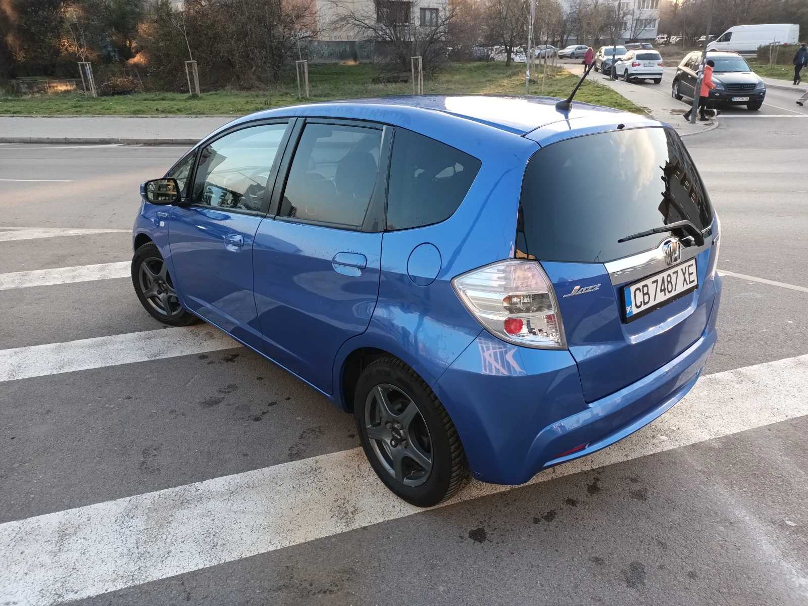 Honda Jazz Hybrid - изображение 3