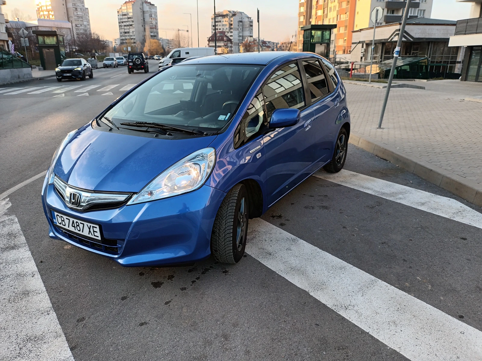 Honda Jazz Hybrid - изображение 2