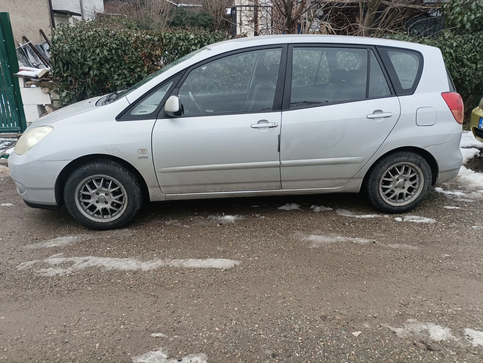 Toyota Corolla verso  - изображение 2