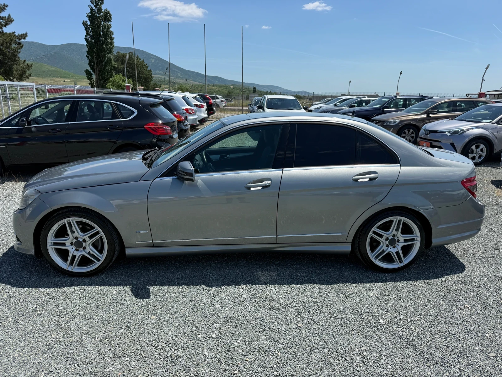 Mercedes-Benz C 220 (KATO НОВА)^(AMG), снимка 10 - Автомобили и джипове - 53799222
