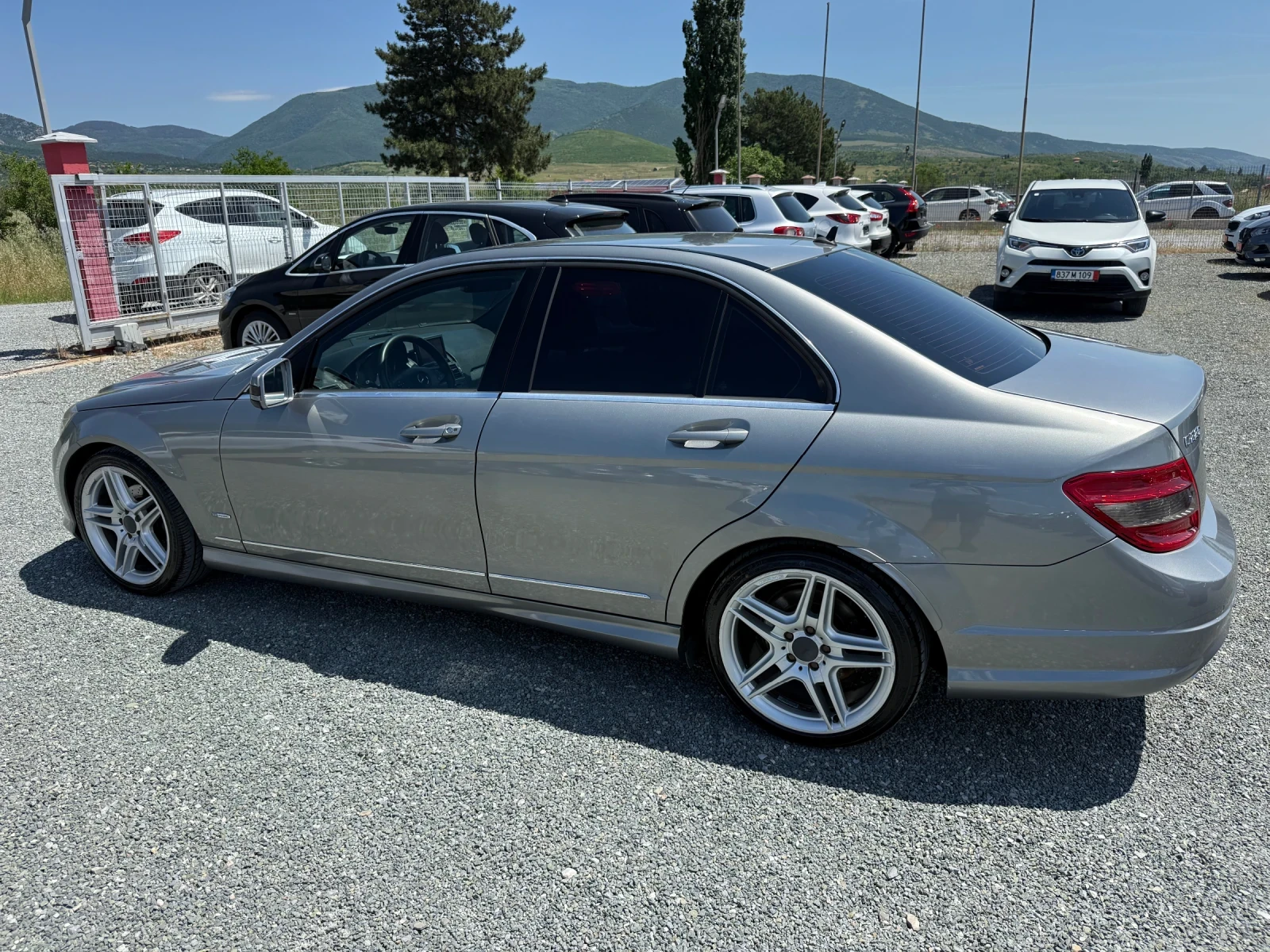 Mercedes-Benz C 220 (KATO НОВА)^(AMG), снимка 9 - Автомобили и джипове - 53799222