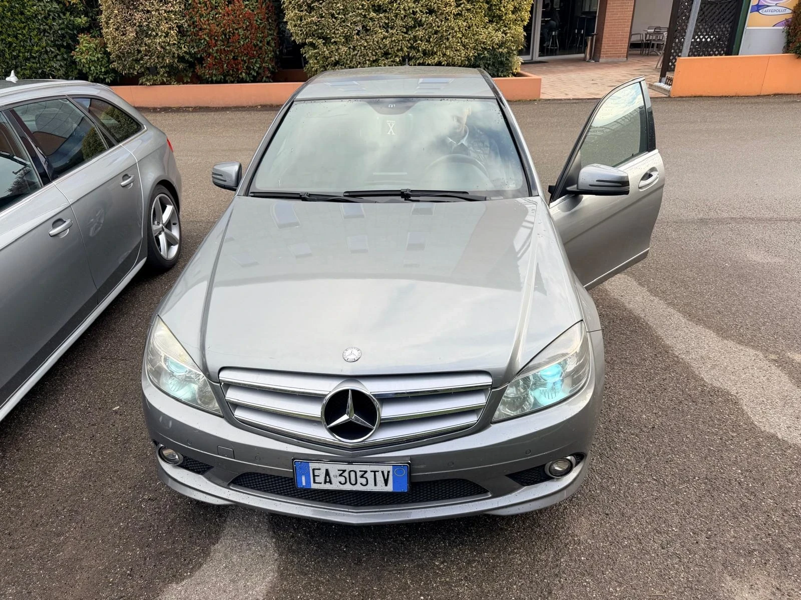 Mercedes-Benz C 220 (KATO НОВА)^(AMG), снимка 4 - Автомобили и джипове - 53799222