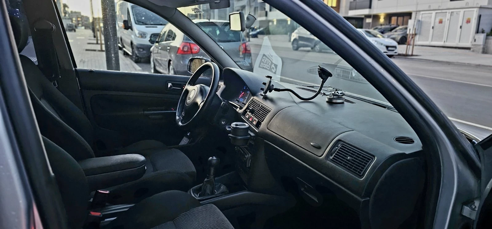 VW Golf 1.9TDI+ + 6ск. , снимка 9 - Автомобили и джипове - 54115482