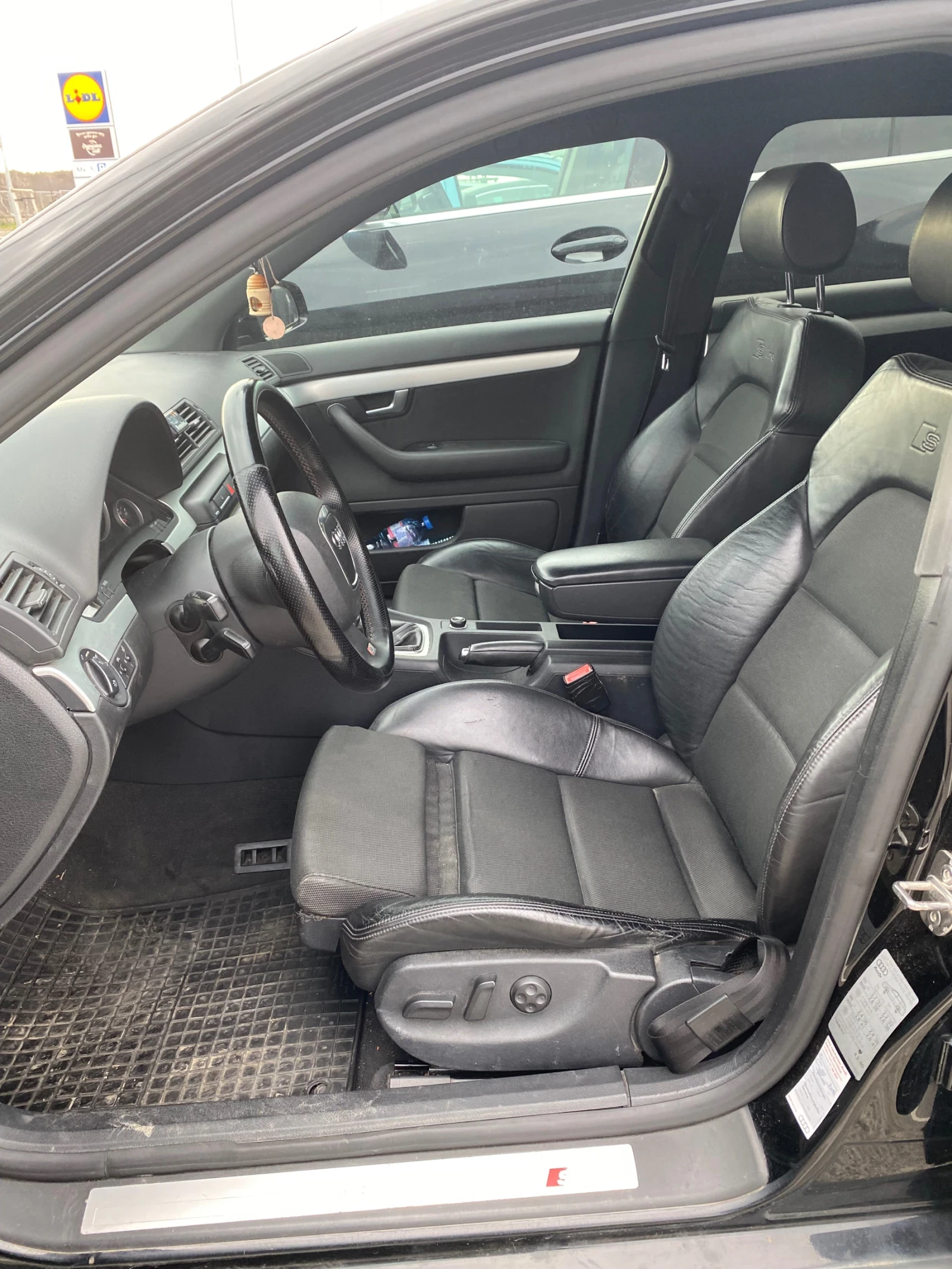 Audi A4 2.0 D BPW S-line Швейцария, снимка 11 - Автомобили и джипове - 54116100