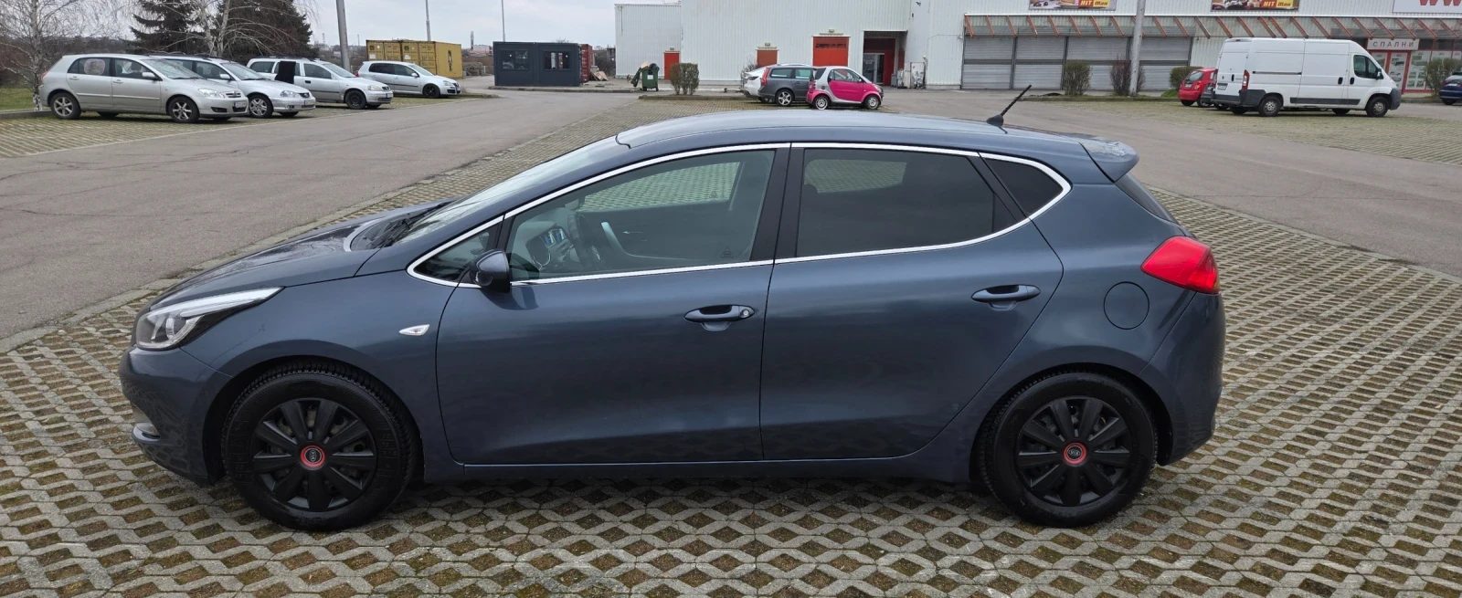Kia Ceed, снимка 4 - Автомобили и джипове - 54263537