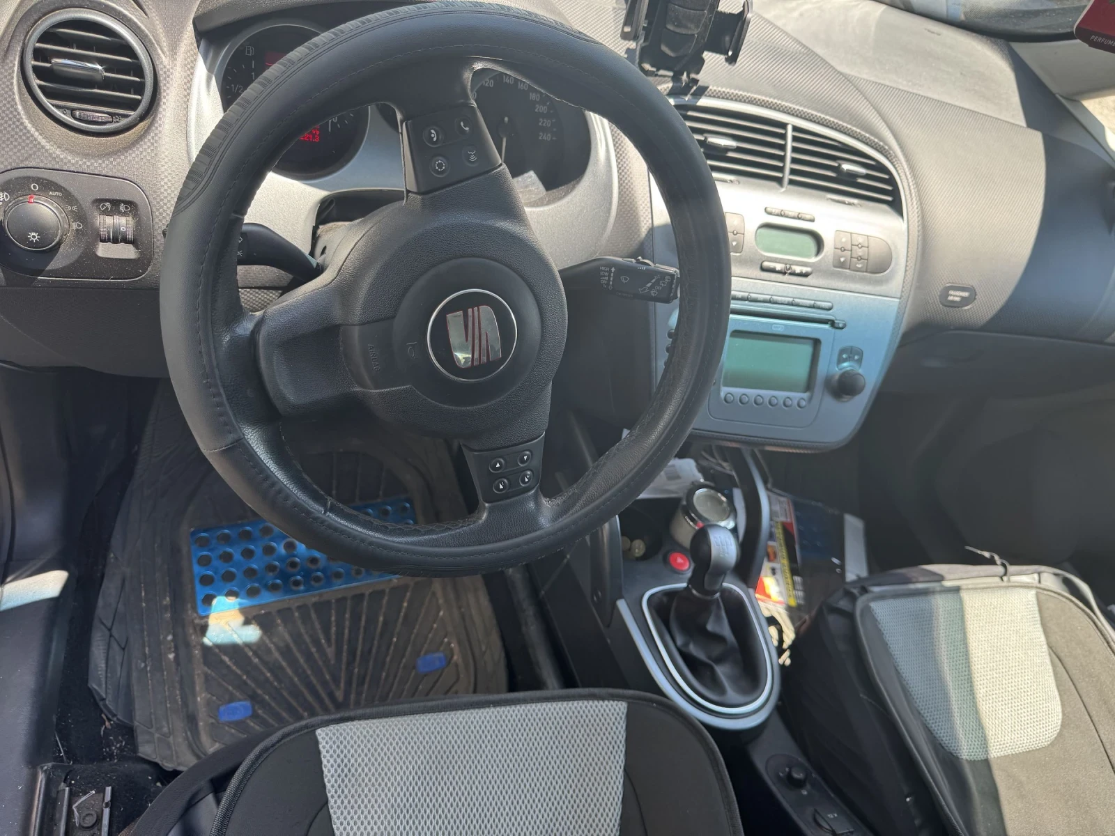 Seat Altea 1.9, снимка 4 - Автомобили и джипове - 54402742