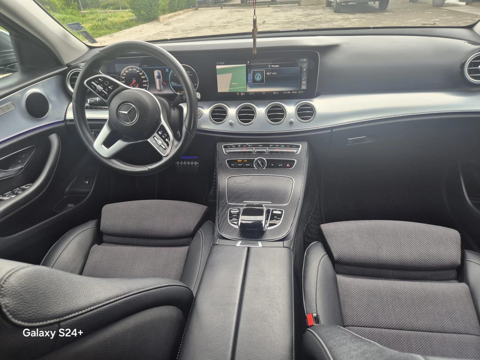 Mercedes-Benz E 220 Mercedes-Benz E 220 AllTerrain 4MATIC-MULTIBEAM LE, снимка 9 - Автомобили и джипове - 54482639