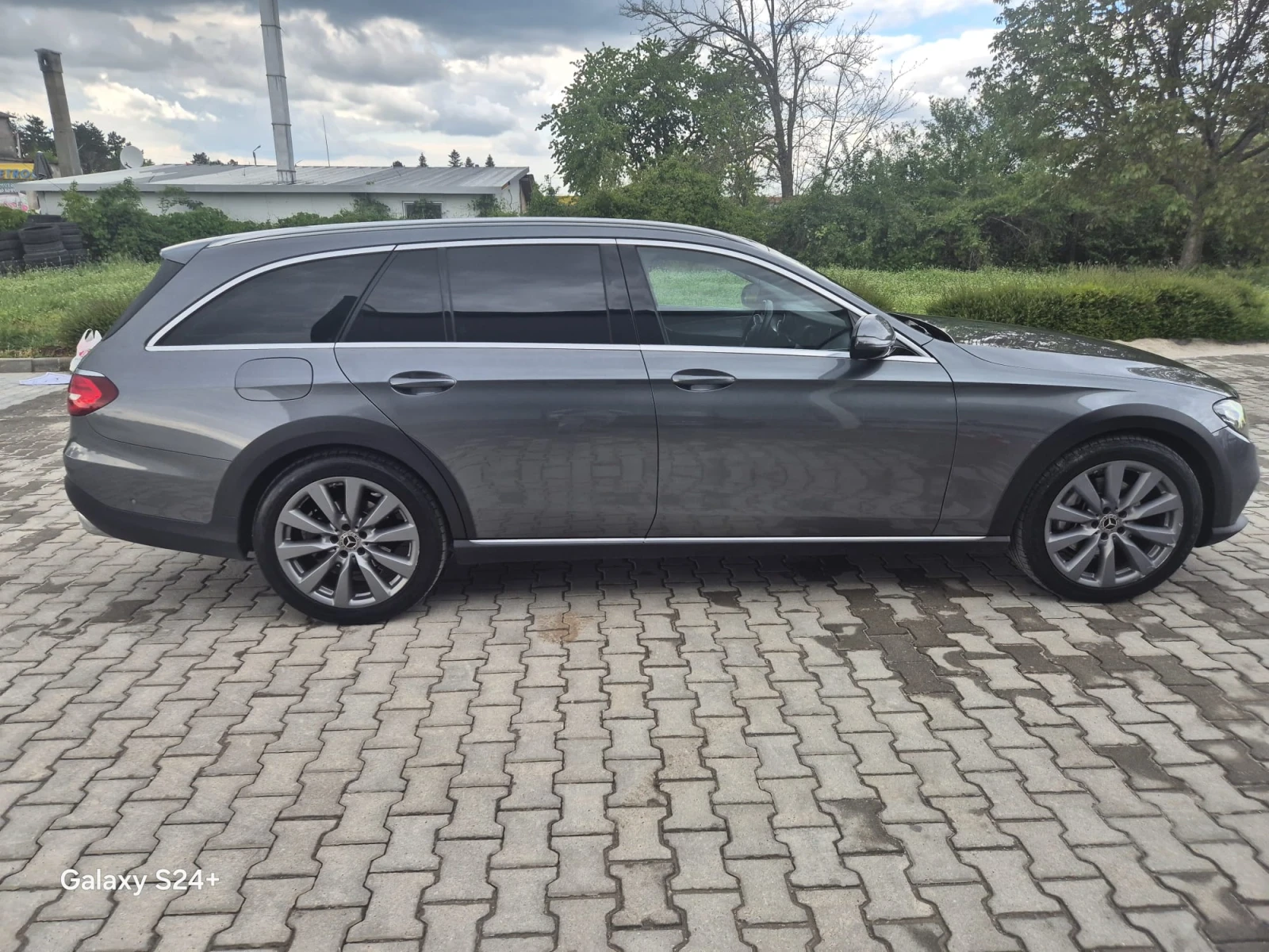 Mercedes-Benz E 220 Mercedes-Benz E 220 AllTerrain 4MATIC-MULTIBEAM LE, снимка 10 - Автомобили и джипове - 54482639