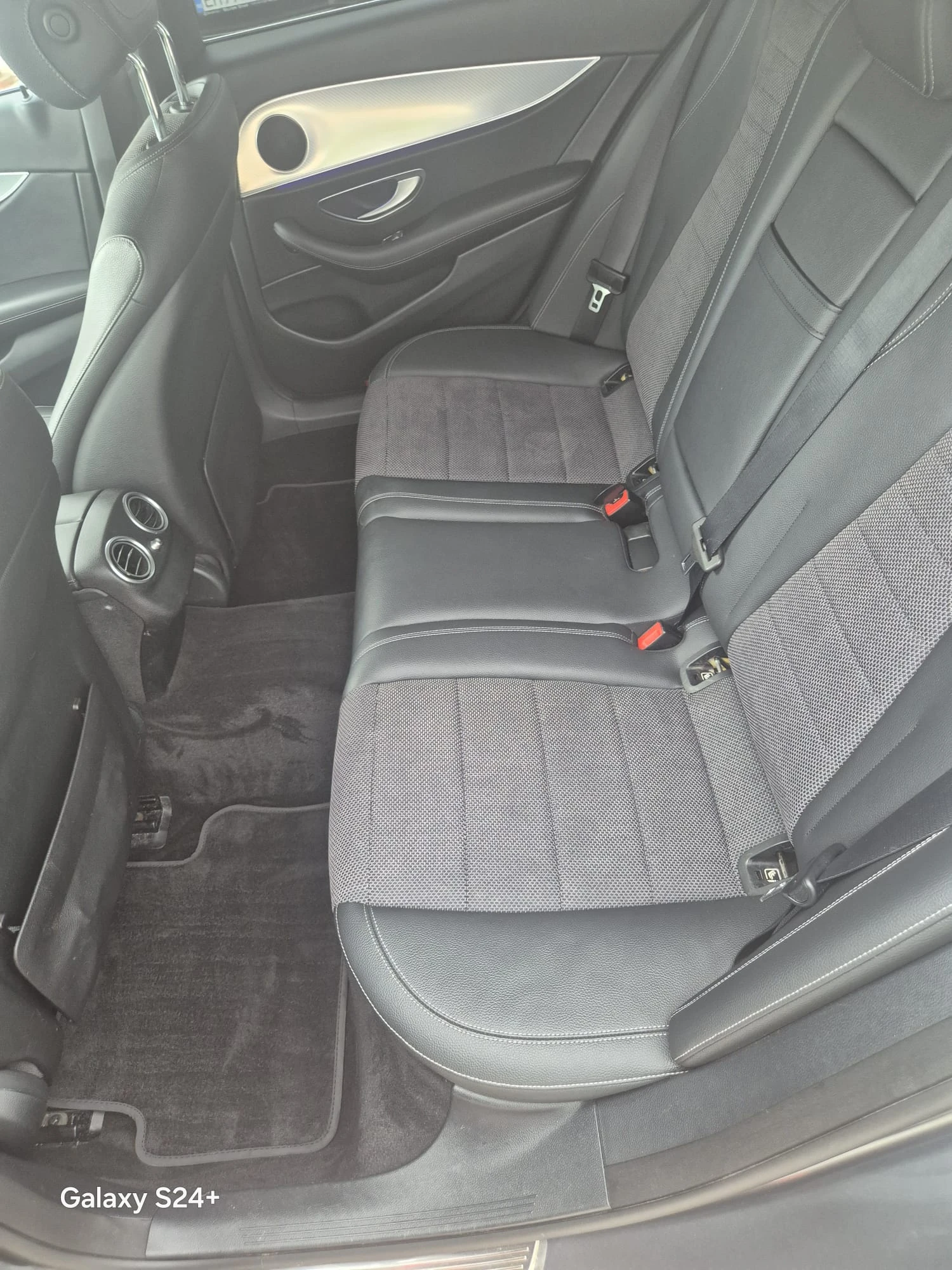 Mercedes-Benz E 220 Mercedes-Benz E 220 AllTerrain 4MATIC-MULTIBEAM LE, снимка 5 - Автомобили и джипове - 54482639