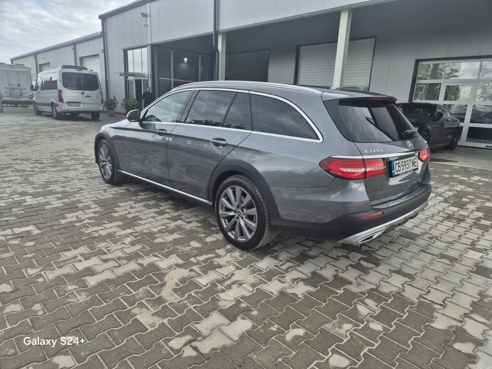 Mercedes-Benz E 220 Mercedes-Benz E 220 AllTerrain 4MATIC-MULTIBEAM LE, снимка 11 - Автомобили и джипове - 54482639