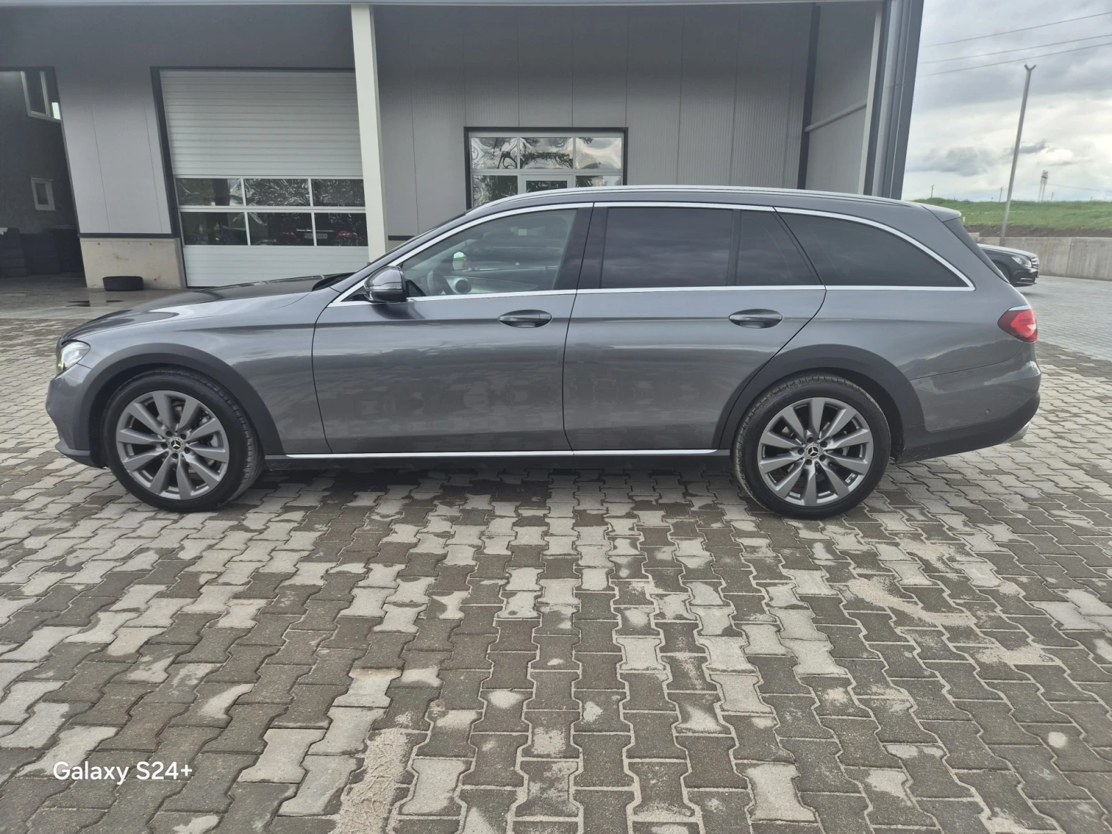 Mercedes-Benz E 220 Mercedes-Benz E 220 AllTerrain 4MATIC-MULTIBEAM LE, снимка 12 - Автомобили и джипове - 54482639