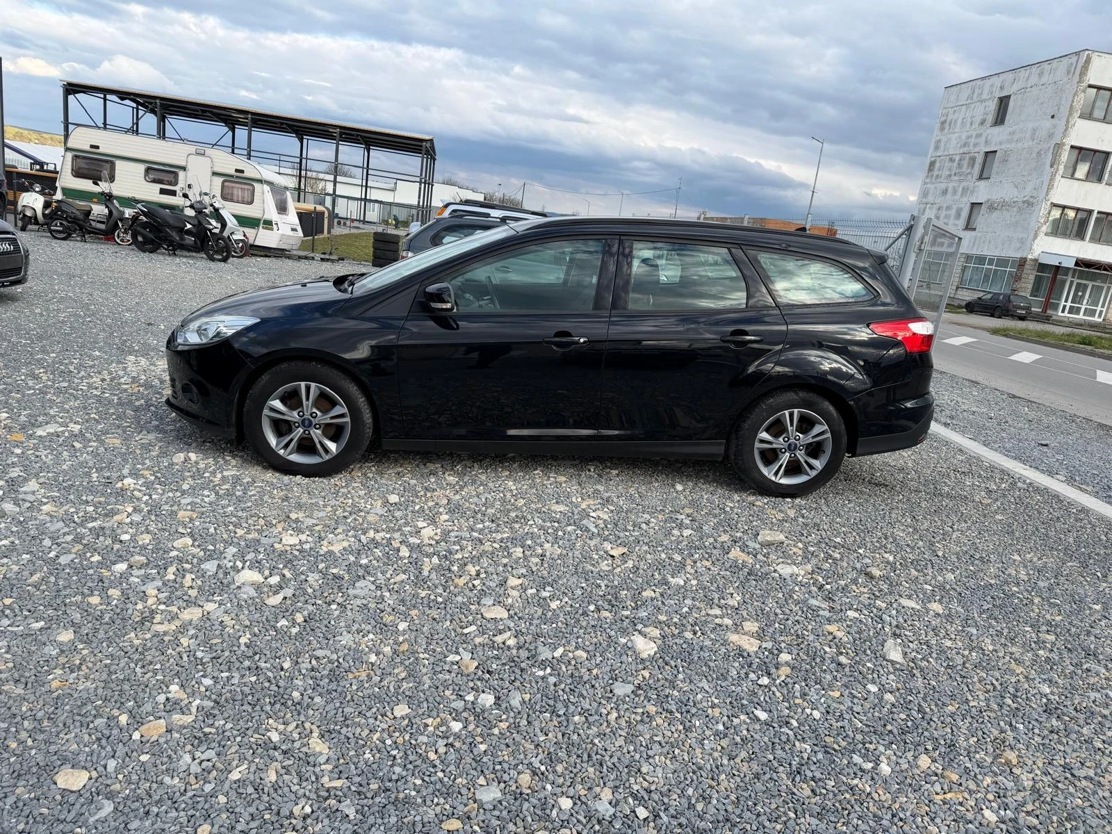 Ford Focus 1.5 Ecoboost, снимка 11 - Автомобили и джипове - 54515298