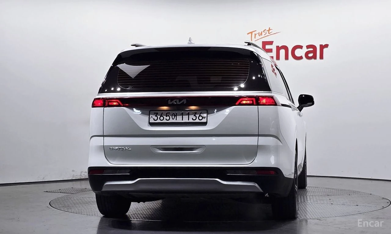 Kia Carnival ГАЗ+ БЕНЗИН* КОЖА* ПОДГРЕВ* ОБДУХВ* МОНИТОРИ* ДИСТ, снимка 4 - Автомобили и джипове - 54577226