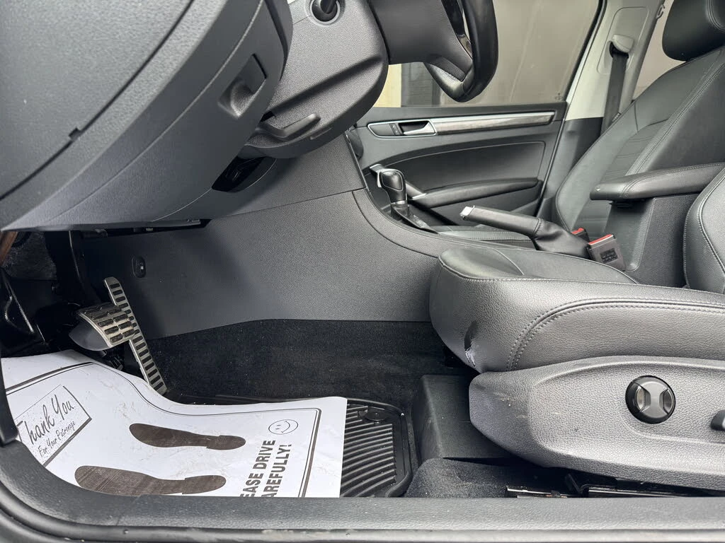 VW Passat 2.0T* FWD* Wolfsburg* АвтоКредит * (ЦЕНА ДО БГ), снимка 7 - Автомобили и джипове - 54633671