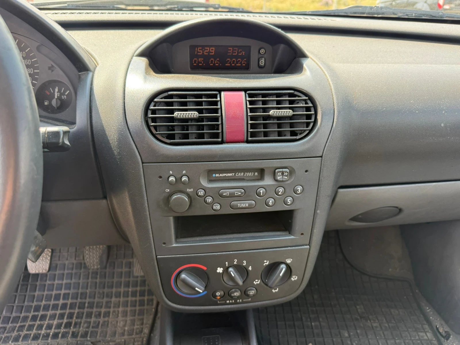 Opel Corsa 1.7D, снимка 11 - Автомобили и джипове - 54903323