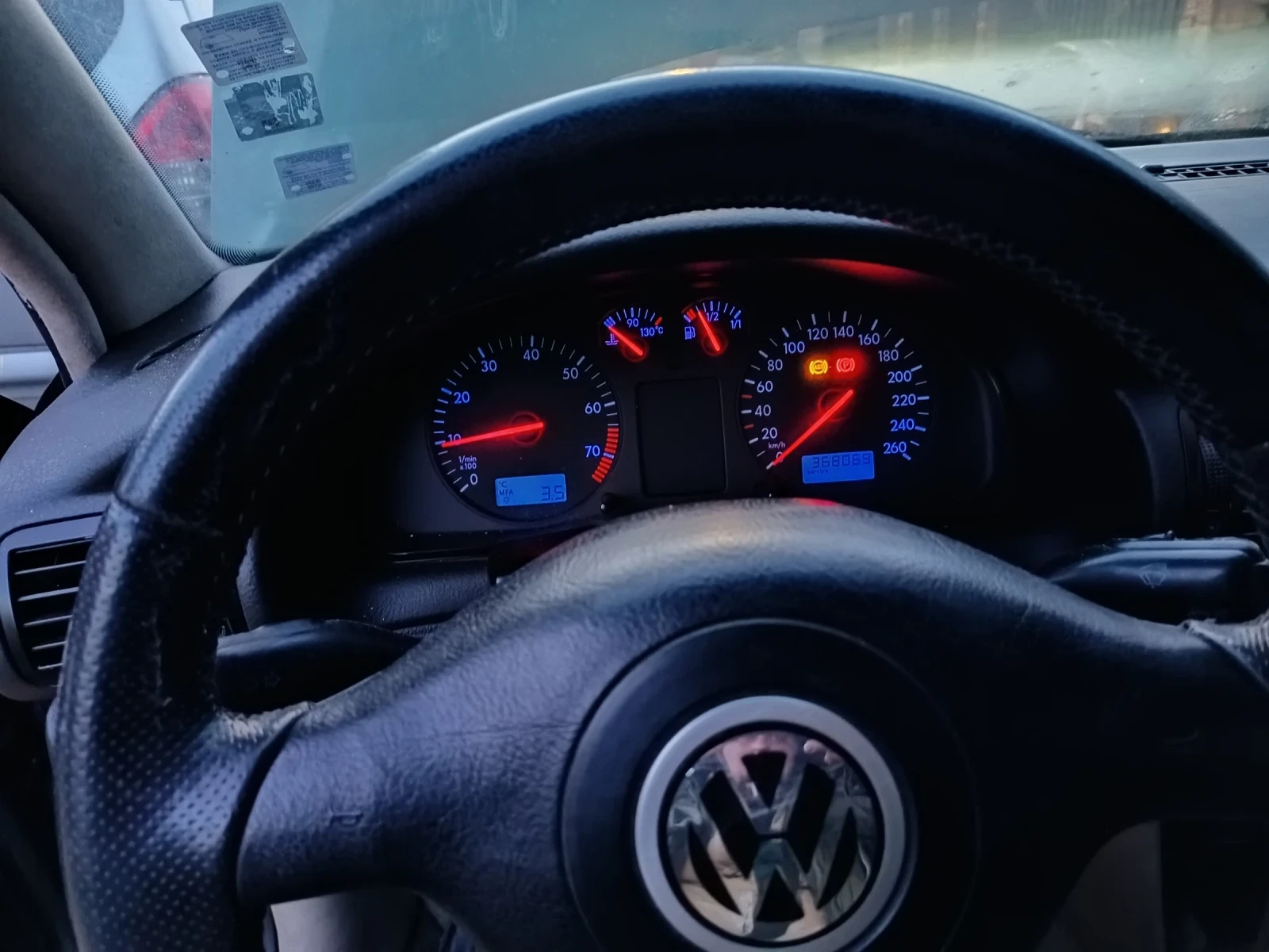 VW Passat, снимка 8 - Автомобили и джипове - 54909525