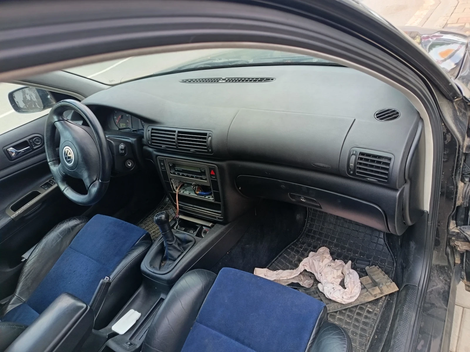 VW Passat, снимка 11 - Автомобили и джипове - 54909525