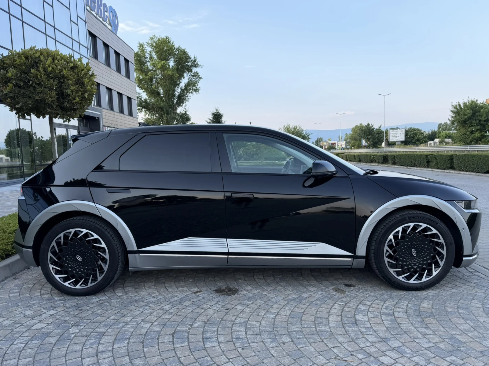 Hyundai Ioniq 5 UNIQ/4х4/72.6KW/360камери/SOH100%/LONGRANGE, снимка 5 - Автомобили и джипове - 55339746