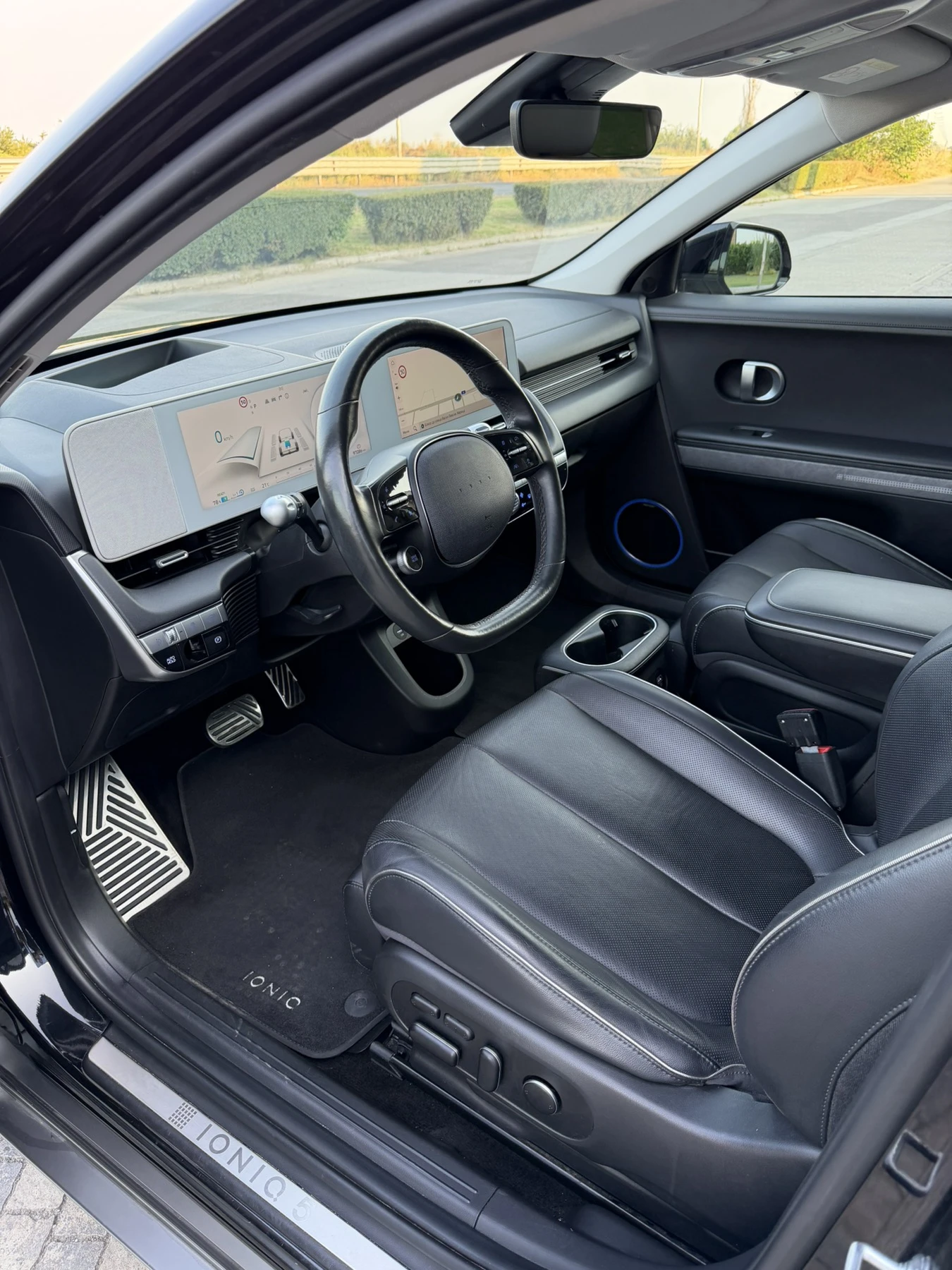 Hyundai Ioniq 5 UNIQ/4х4/72.6KW/360камери/SOH100%/LONGRANGE, снимка 10 - Автомобили и джипове - 55339746