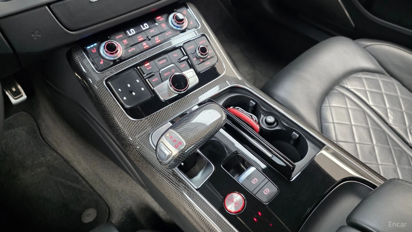 Audi S8 4.0 TFSI QUATTRO* 360* МАСАЖИ* ПАНО* КОЖА* ОБДУХВ, снимка 8 - Автомобили и джипове - 55597217