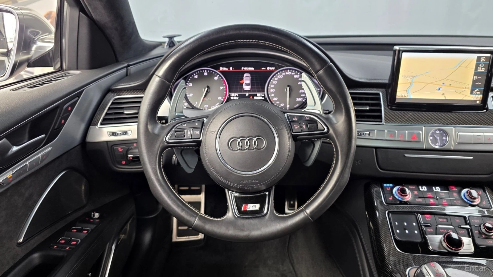 Audi S8 4.0 TFSI QUATTRO* 360* МАСАЖИ* ПАНО* КОЖА* ОБДУХВ, снимка 12 - Автомобили и джипове - 55597217