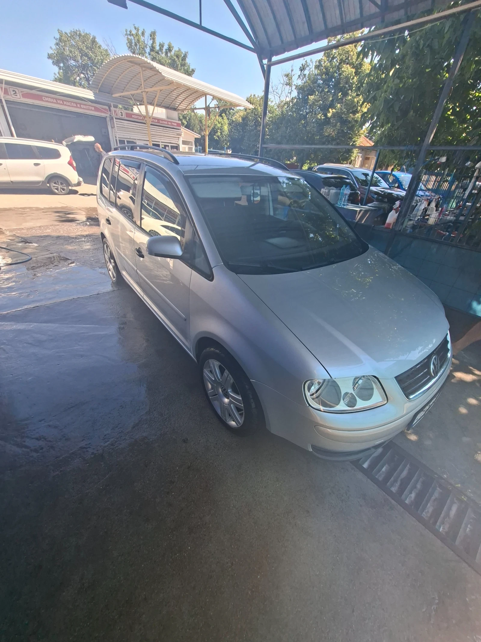 VW Touran, снимка 3 - Автомобили и джипове - 55636398