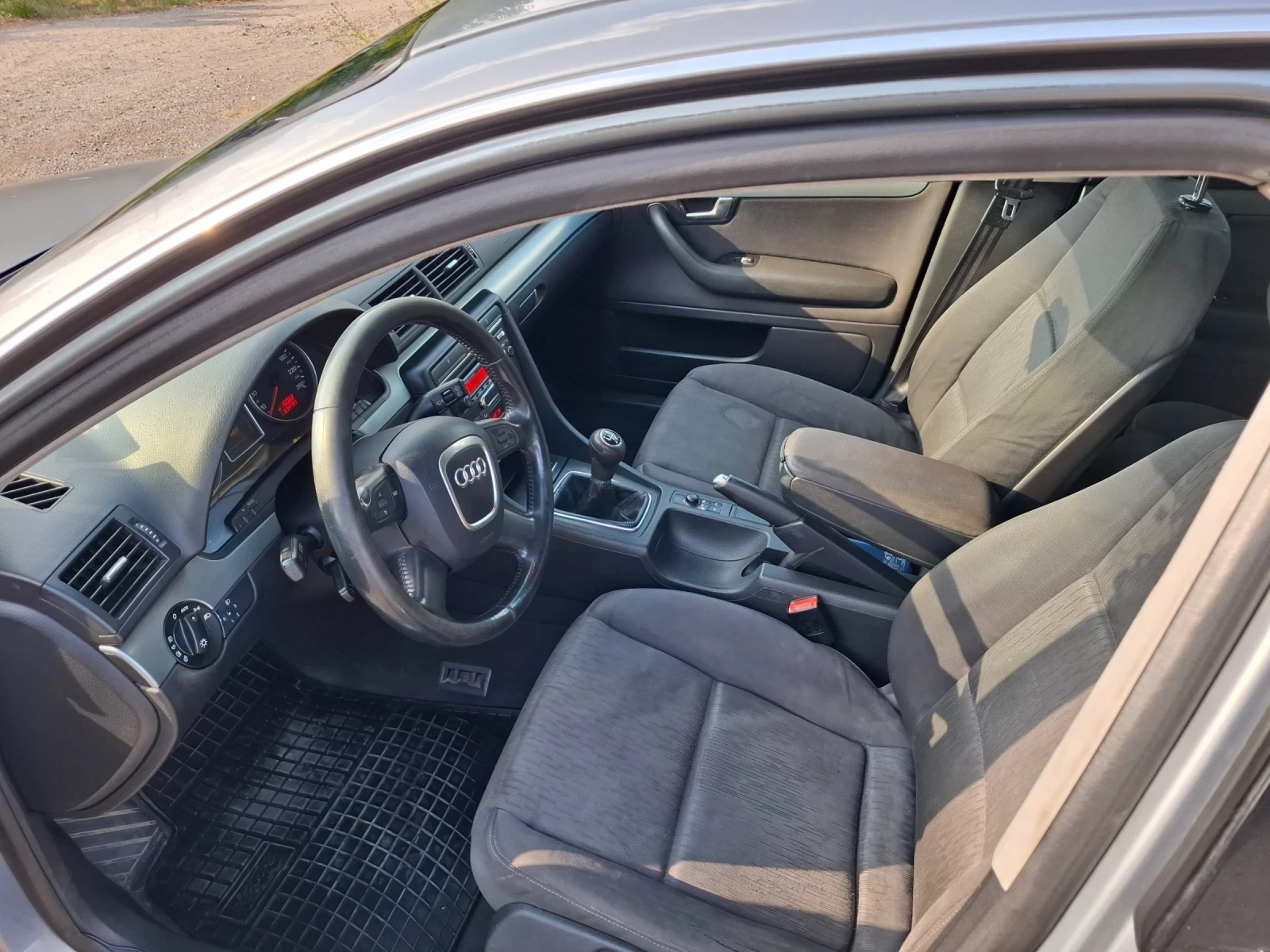 Audi A4 2.0TDI, снимка 5 - Автомобили и джипове - 55645454