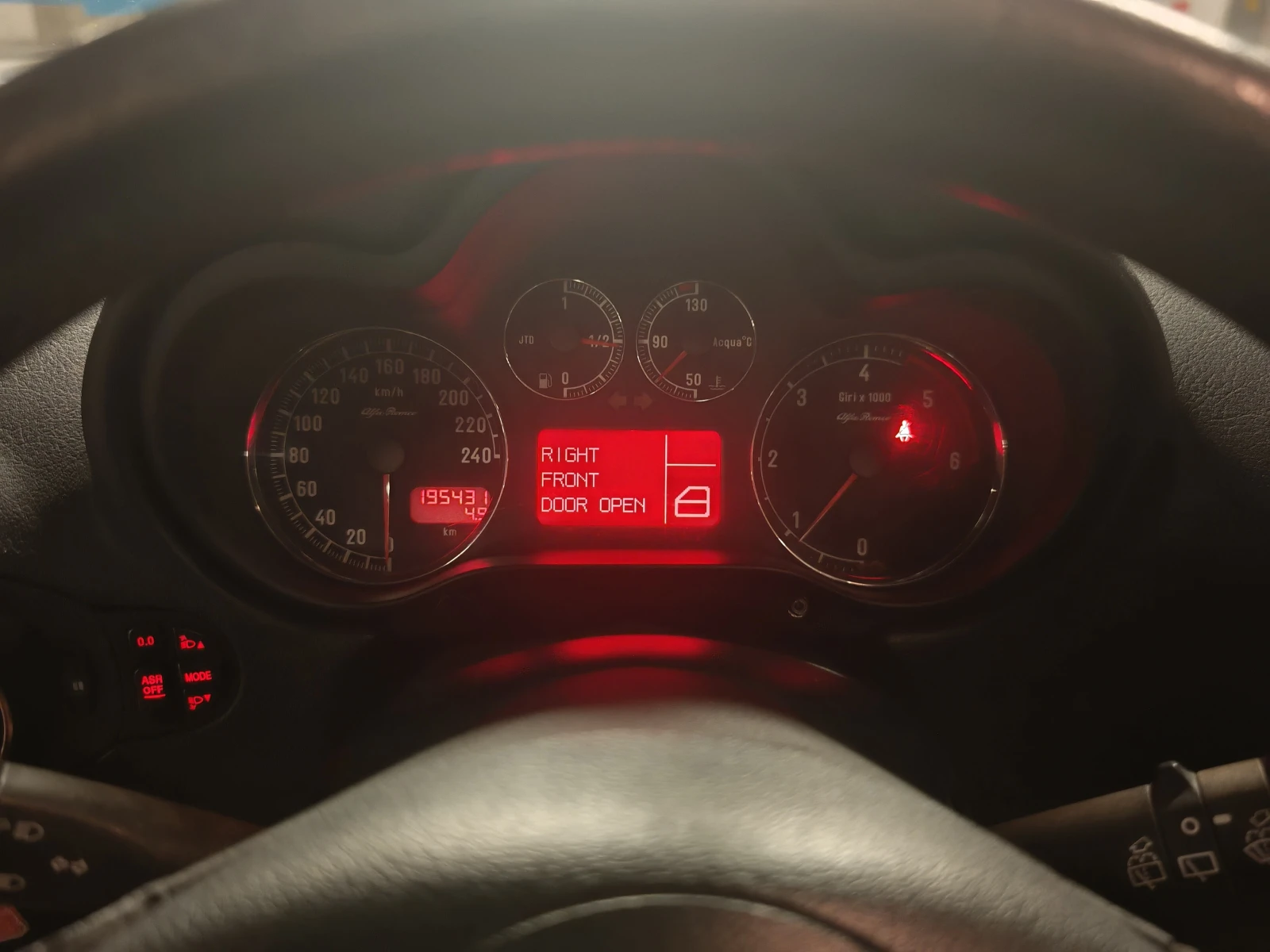 Alfa Romeo 147 JTDm, снимка 16 - Автомобили и джипове - 55955098
