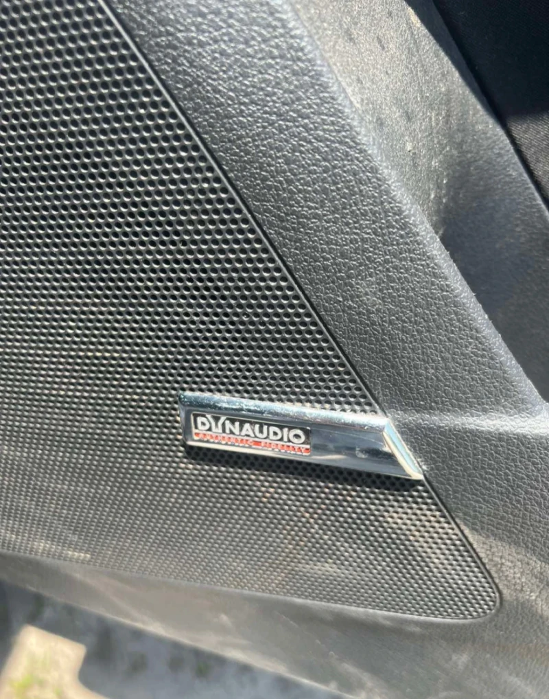 VW Tiguan dynaudio, снимка 7 - Автомобили и джипове - 50774835