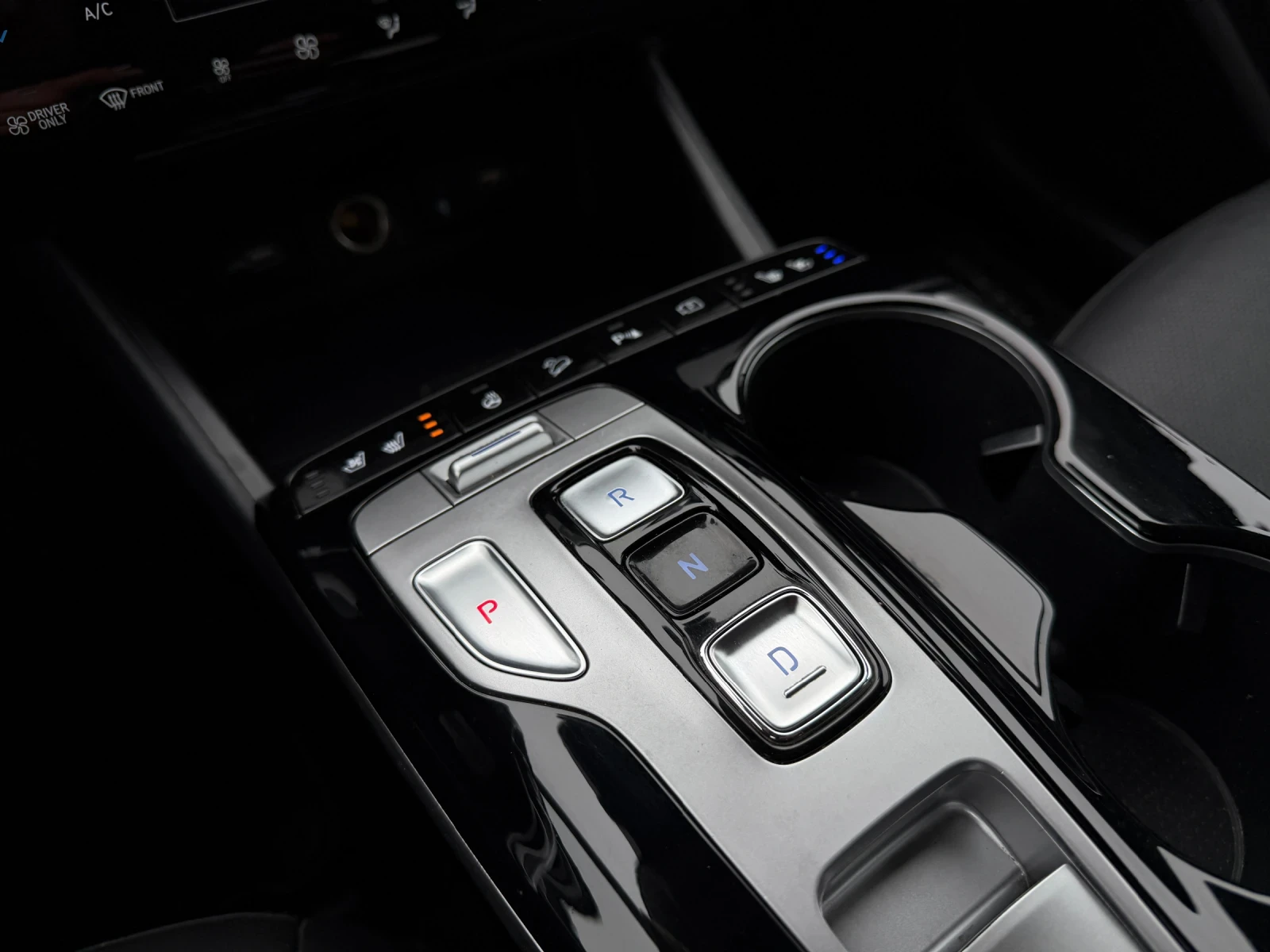 Hyundai Tucson, снимка 11 - Автомобили и джипове - 53983293