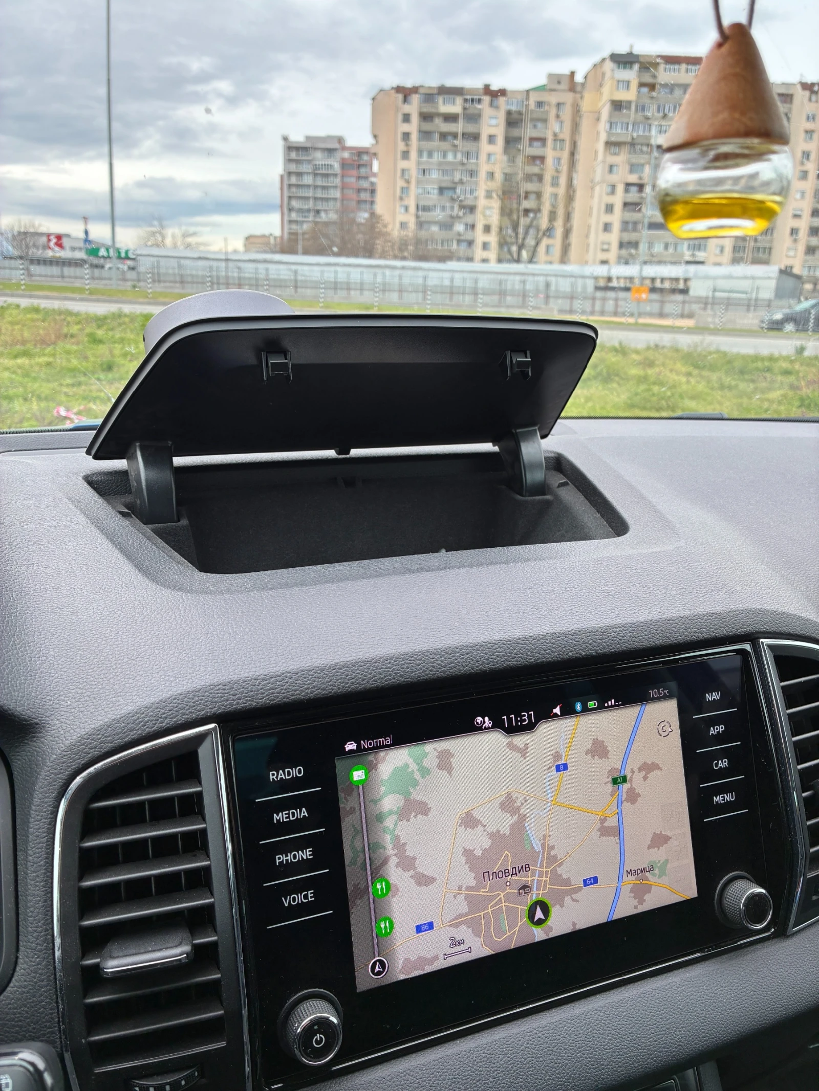 Skoda Karoq, снимка 10 - Автомобили и джипове - 54014467