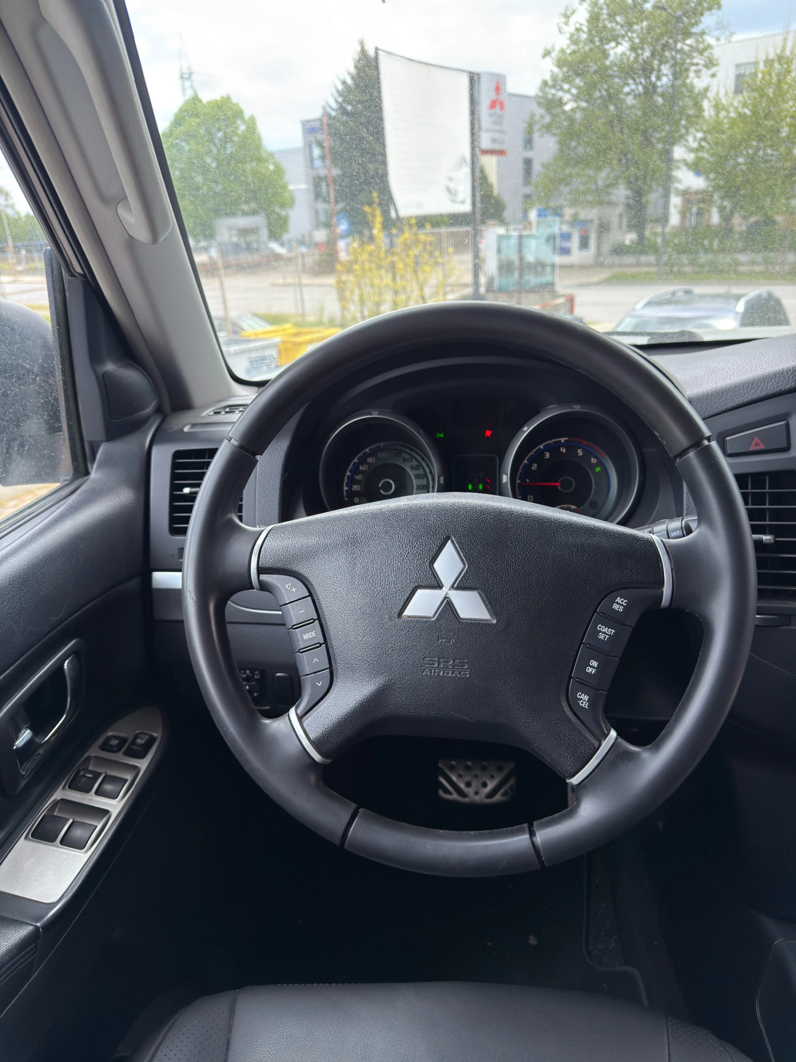 Mitsubishi Pajero 3.2 DI-D 4X4, Внос от Германия и Гранция , снимка 8 - Автомобили и джипове - 54771544