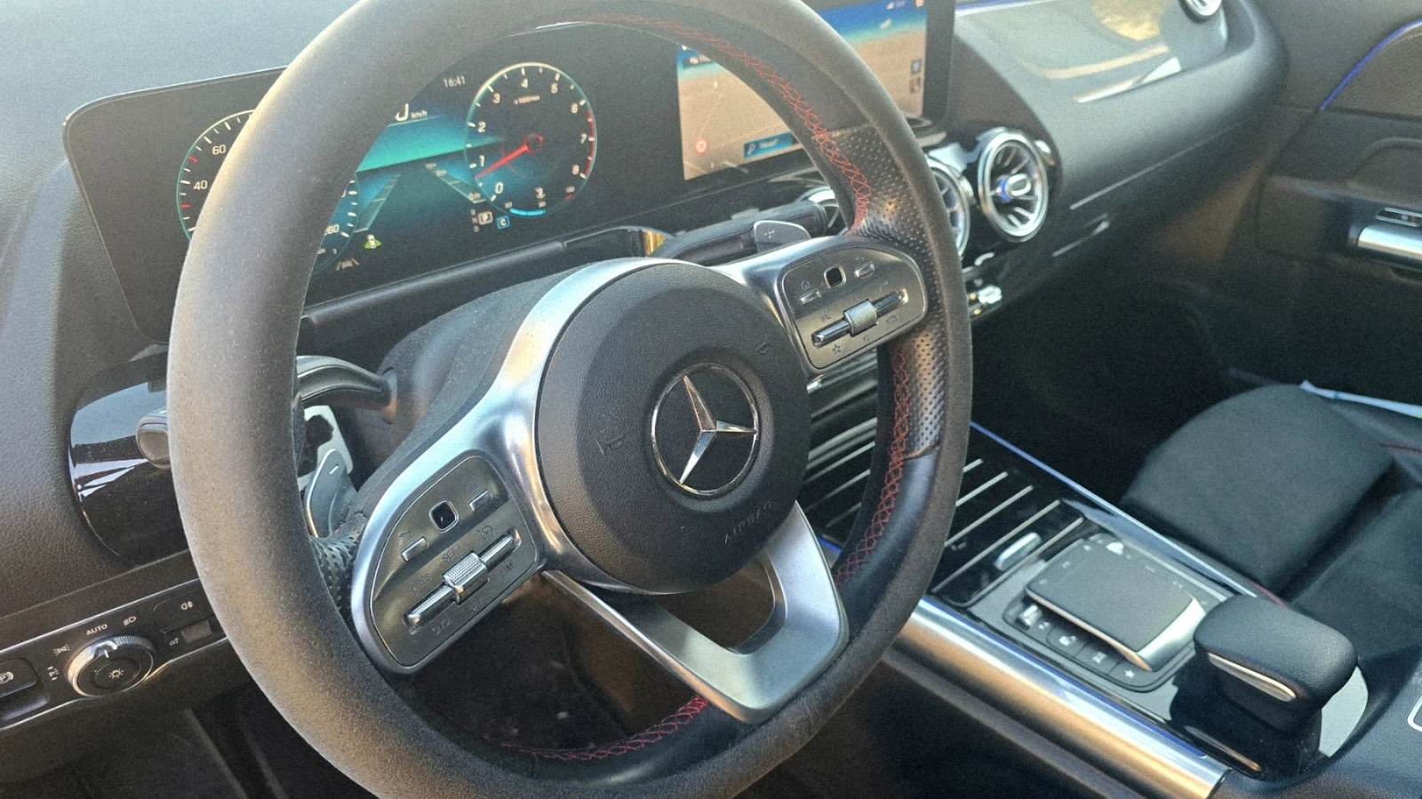 Mercedes-Benz GLA 250, снимка 7 - Автомобили и джипове - 54777652