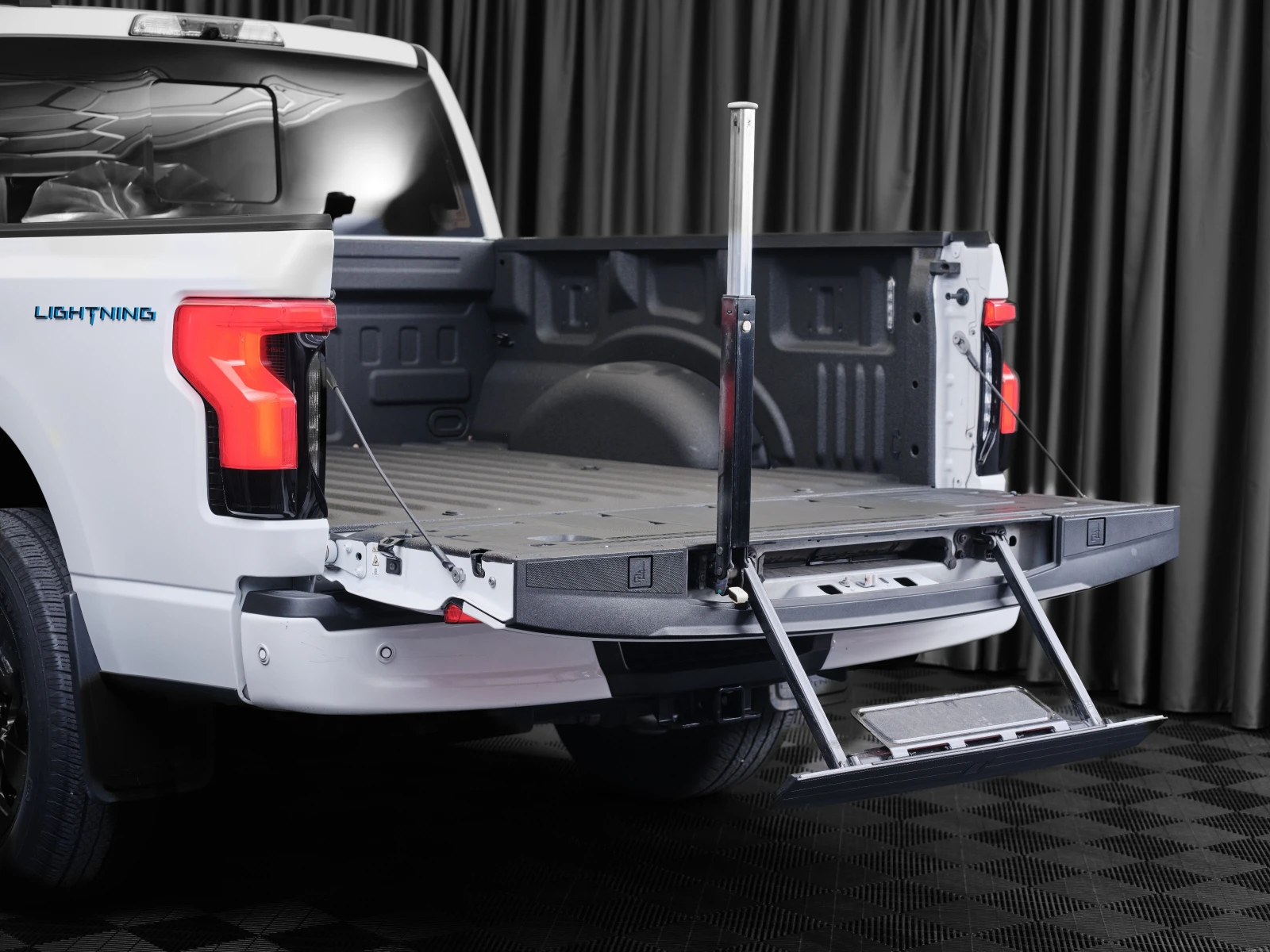 Ford F150 Lighting / Extended Range   131 kWh | Mobile.bg � ����������� 12