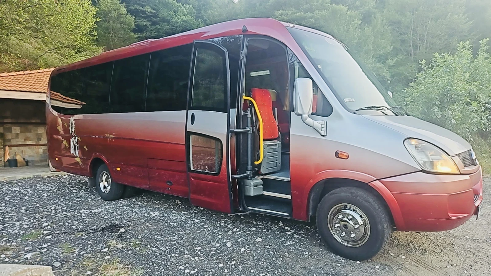 Iveco Daily 65C Стъклопакет двоен климатик 30 места , снимка 17 - Бусове и автобуси - 55971472