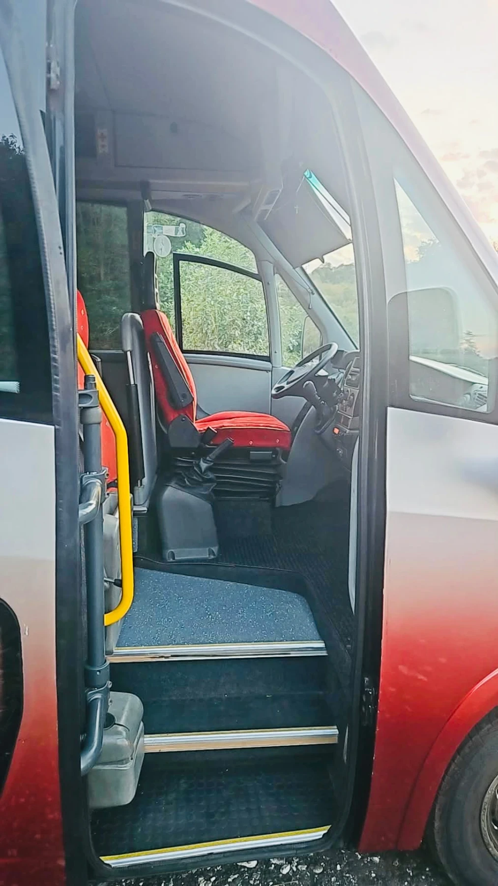 Iveco Daily 65C Стъклопакет двоен климатик 30 места , снимка 8 - Бусове и автобуси - 55971472