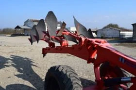 Плуг Kuhn CHALLENGER 8-9 , снимка 1