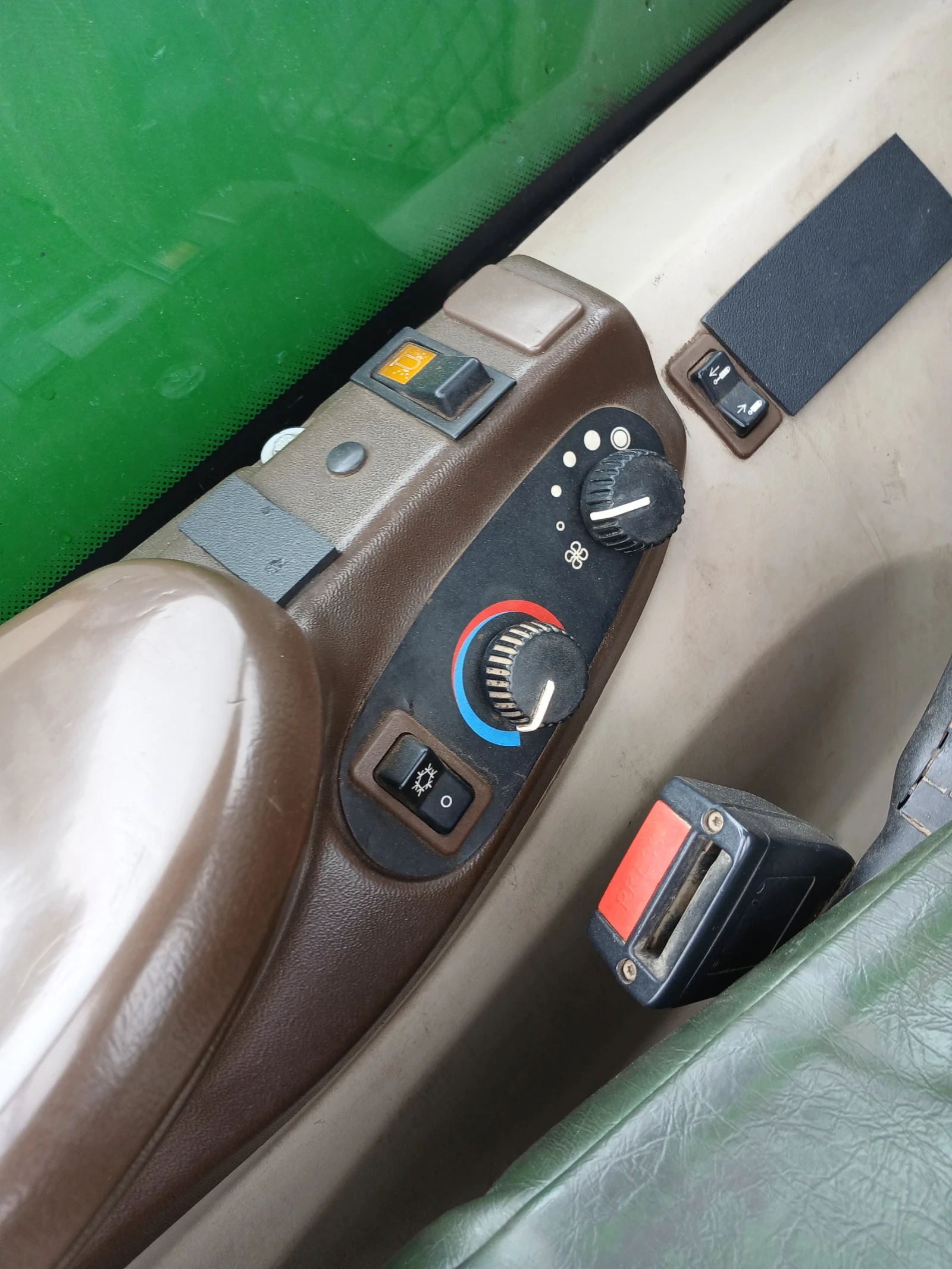 Телескопичен товарач John Deere 3215, снимка 5 - Селскостопанска техника - 54653461