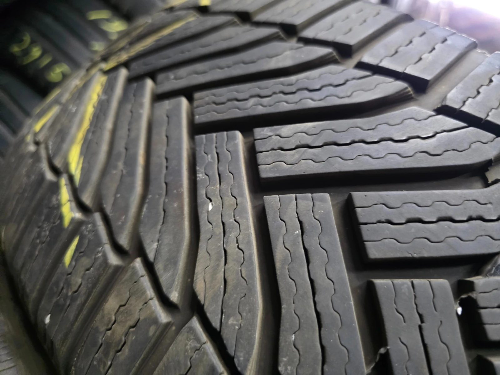 Гуми Зимни 225/55R16